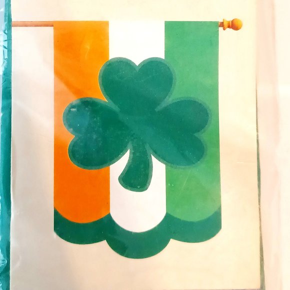 New Vintage Meadow Creek St. Patrick's Day Irish Flag Shamrock Green 28 x 40 - Picture 1 of 6